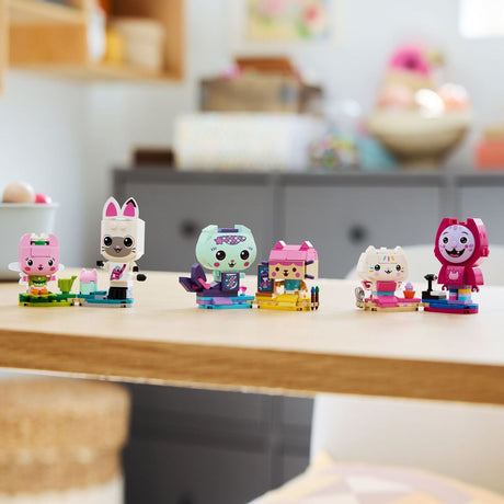 LEGO Gabby's Dollhouse: Gabby's Brick-Built Cat Friends