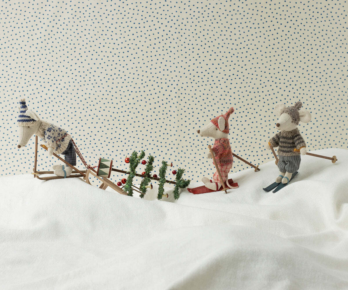 Dad Winter Mouse with Ski Set in Blue