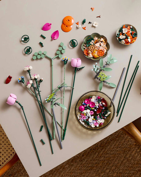 LEGO BOTANICALS Pretty Pink Flower Bouquet